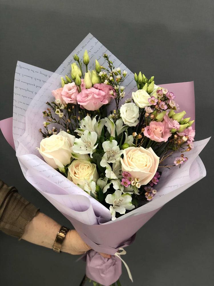 Букет цветов из: Альстромерии, Розы и Лизиантусы в Гигирево