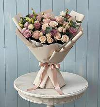 Букет цветов из:  Розы и Лизиантусы в Гигирево