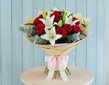 Букет цветов из:  Лилии и Розы в Гигирево