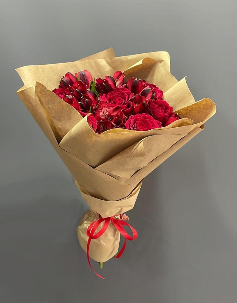 Букет цветов из: Альстромерии и Розы в Гигирево