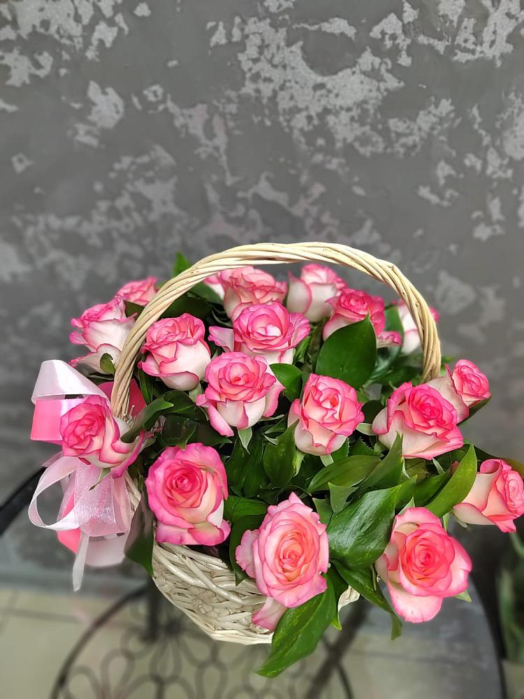 Цветочная композиция из Розы в корзине в Гигирево