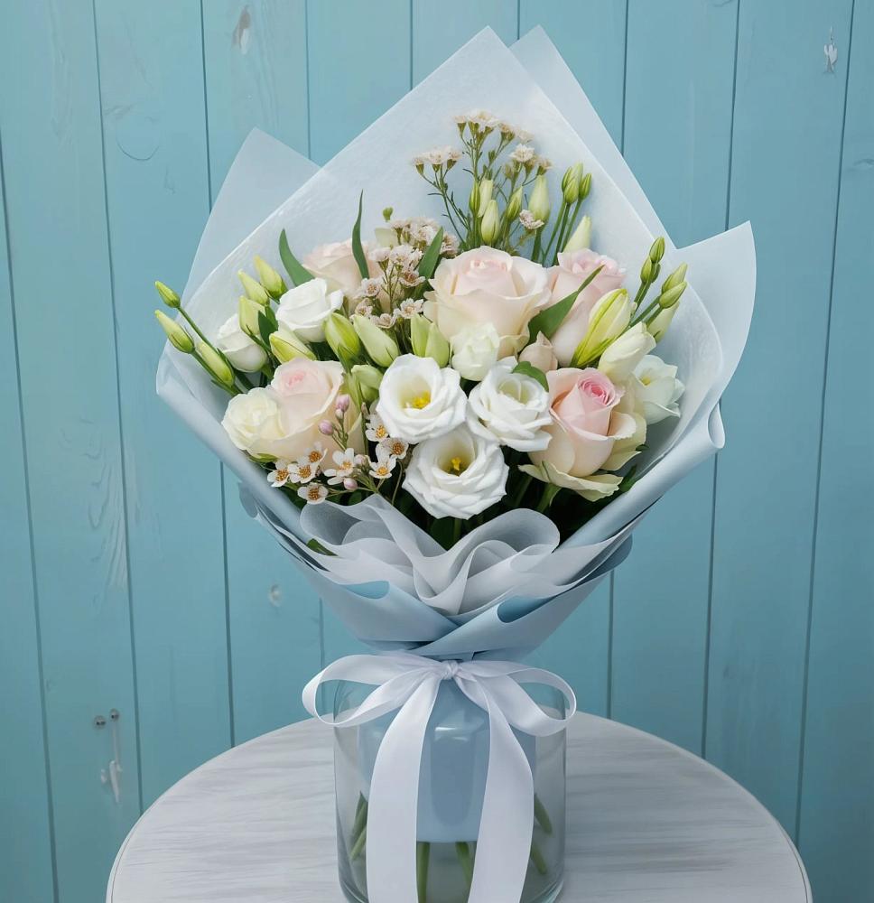 Букет цветов из: Розы и Лизиантусы в Гигирево