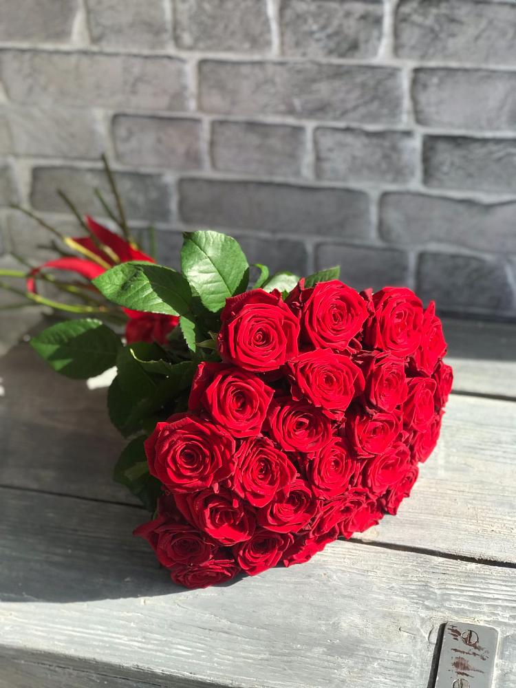Букет Красные розы Фридом в Гигирево