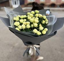Букет Белые кустовые розы Солинеро в Гигирево