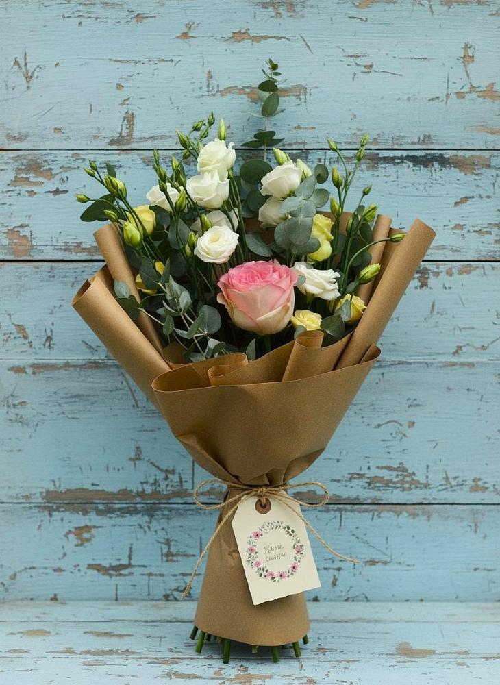 Букет цветов из: Розы и Лизиантусы в Гигирево