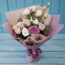 Букет цветов из:  Розы и Лизиантусы в Гигирево