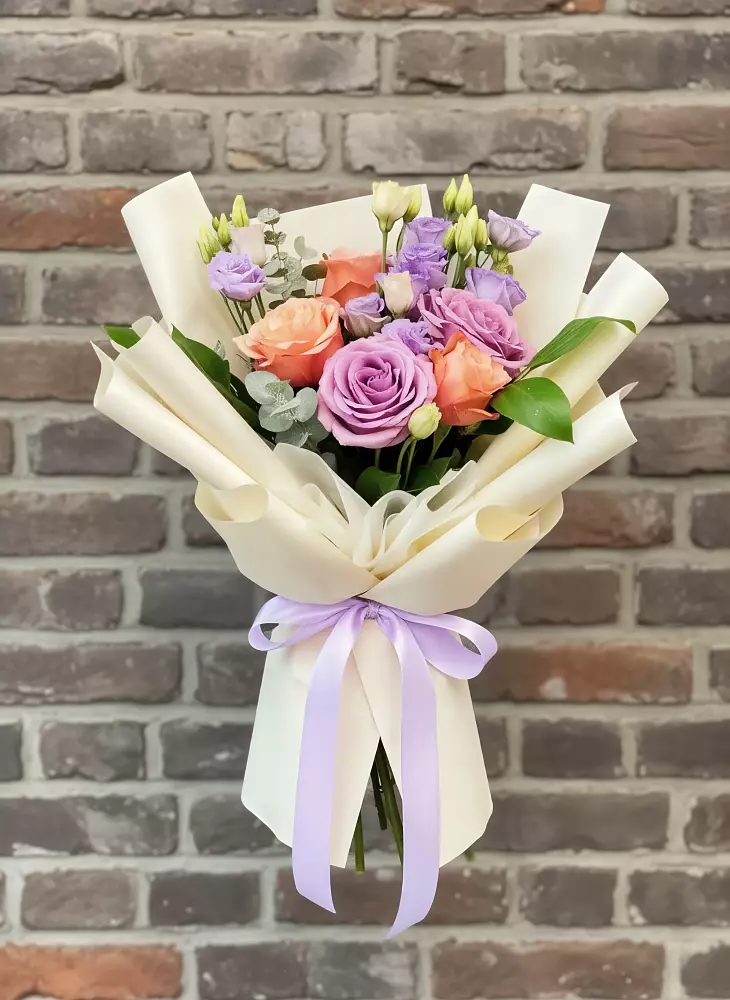 Букет цветов из: Лизиантусы и Розы в Гигирево