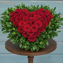 Цветочная композиция из Розы в виде сердца в Гигирево