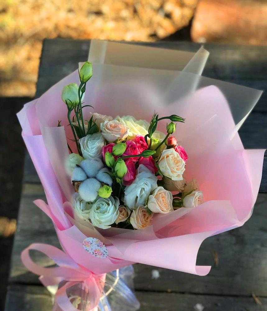 Букет цветов из: Розы и Лизиантусы в Гигирево