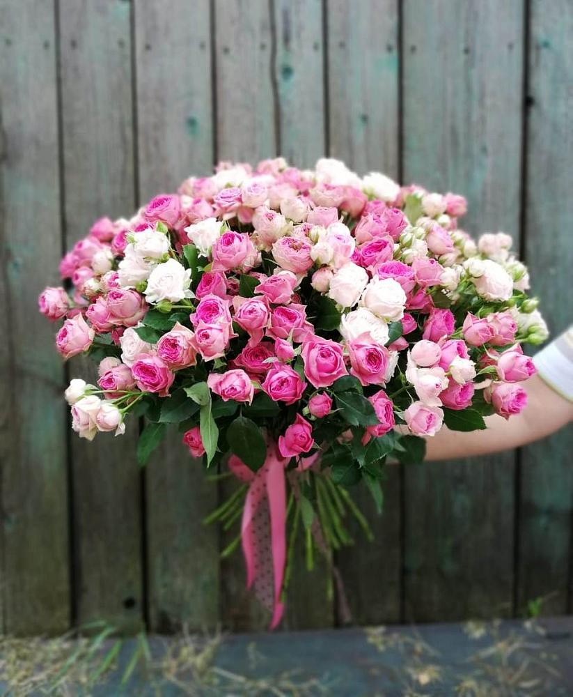 Букет Розовые кустовые розы Натали и Лав Лидия в Гигирево