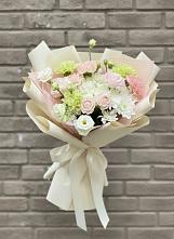 Букет цветов из:  Гвоздики, Розы, Лизиантусы и Хризантемы #REPLACE_PRED# Гигирево