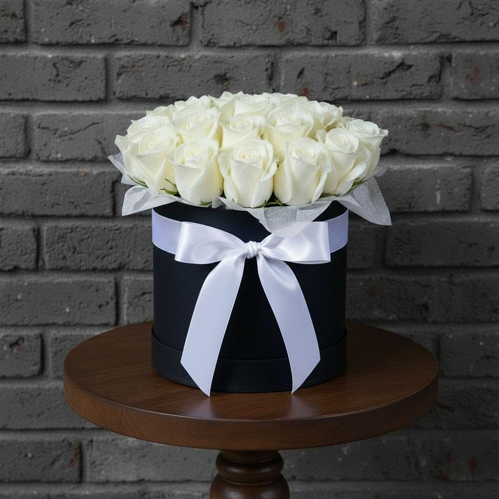 Цветочная композиция из Розы в шляпной коробке в Гигирево