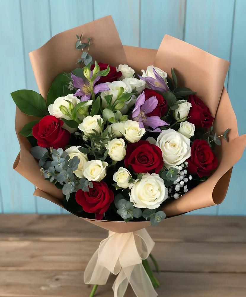 Букет цветов из: Розы и Альстромерии в Гигирево