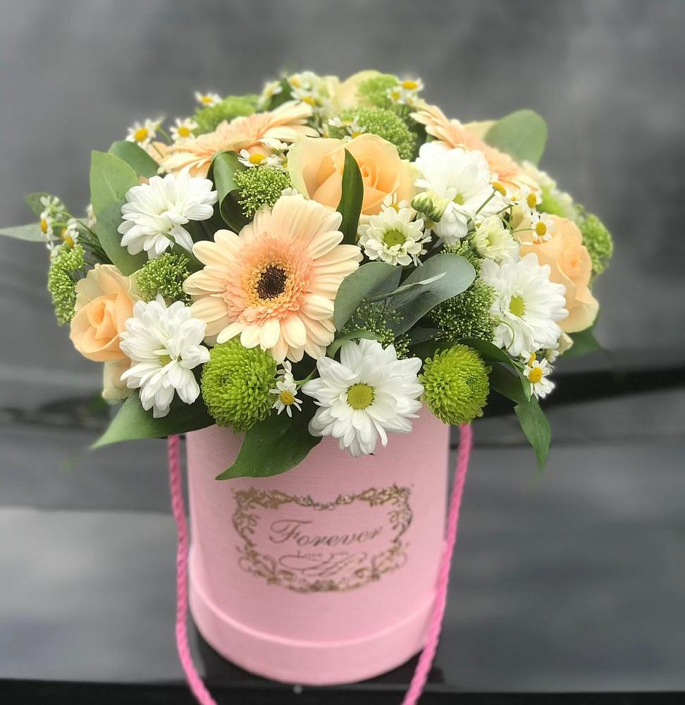 Цветочная композиция из Розы, Герберы и Хризантемы в шляпной коробке в Гигирево