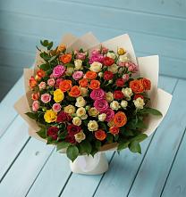 Букет Микс из разноцветных кустовых роз в Гигирево