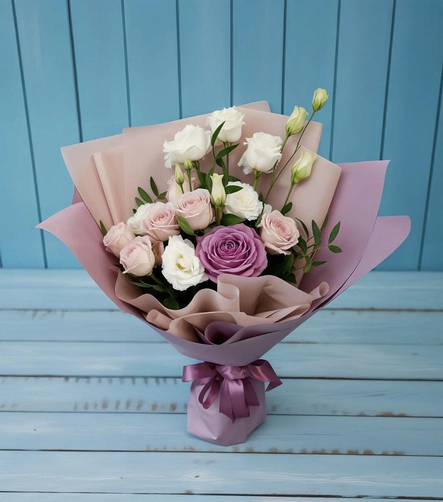 Букет цветов из: Розы и Лизиантусы в Гигирево